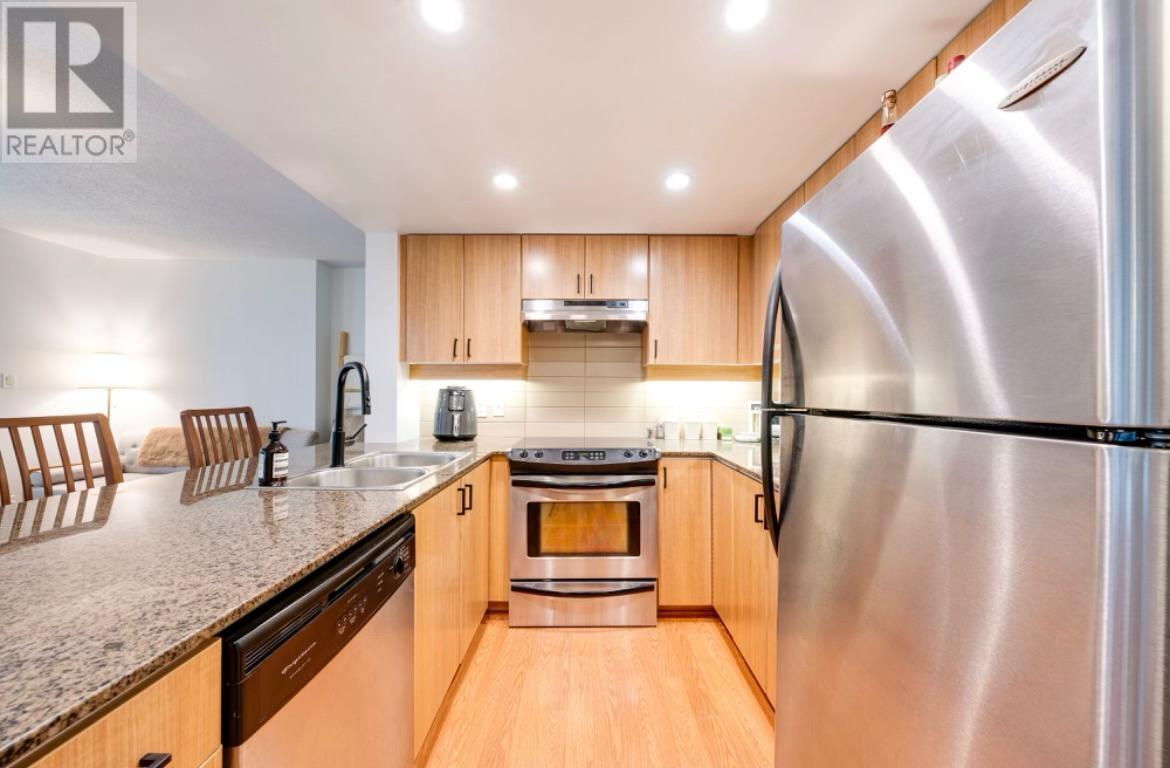 210 9262 University Crescent, Burnaby, British Columbia  V5A 4X9 - Photo 3 - R2965907