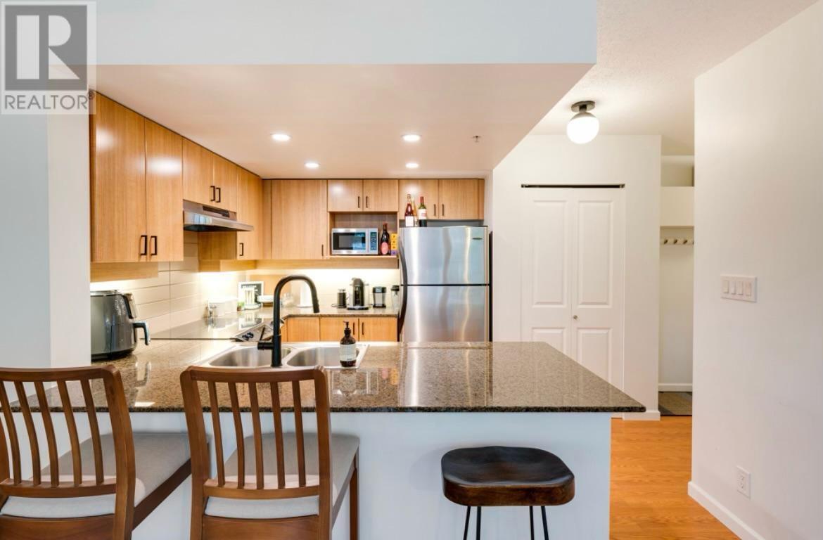 210 9262 University Crescent, Burnaby, British Columbia  V5A 4X9 - Photo 5 - R2965907