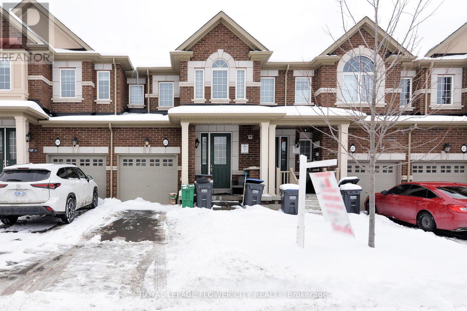 21 Dale Meadow Road, Brampton, Ontario  L7A 0B7 - Photo 1 - W11949907