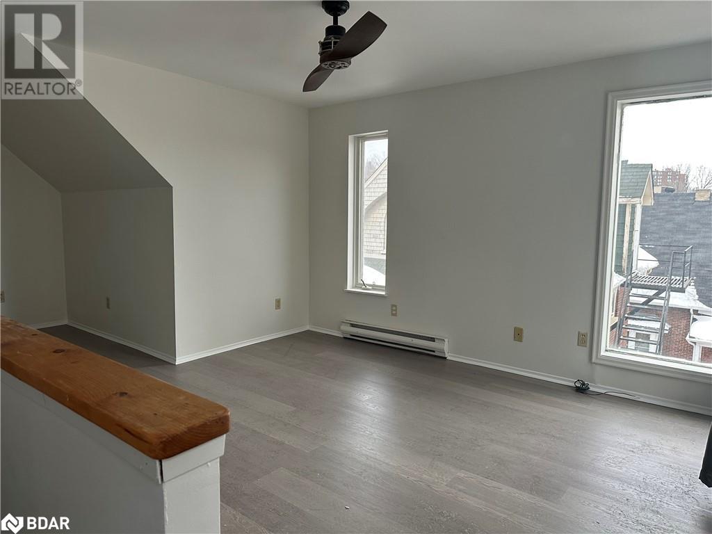 105 Collier Street, Barrie, Ontario  L4M 1H2 - Photo 2 - 40697661