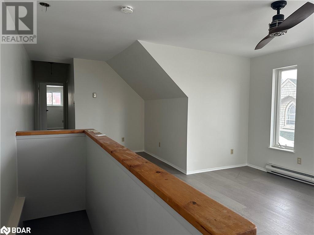 105 Collier Street, Barrie, Ontario  L4M 1H2 - Photo 3 - 40697661