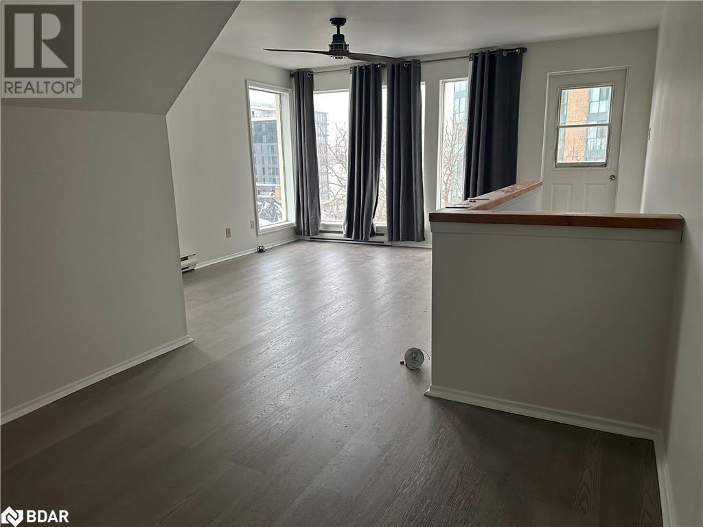 105 Collier Street, Barrie, Ontario  L4M 1H2 - Photo 4 - 40697661