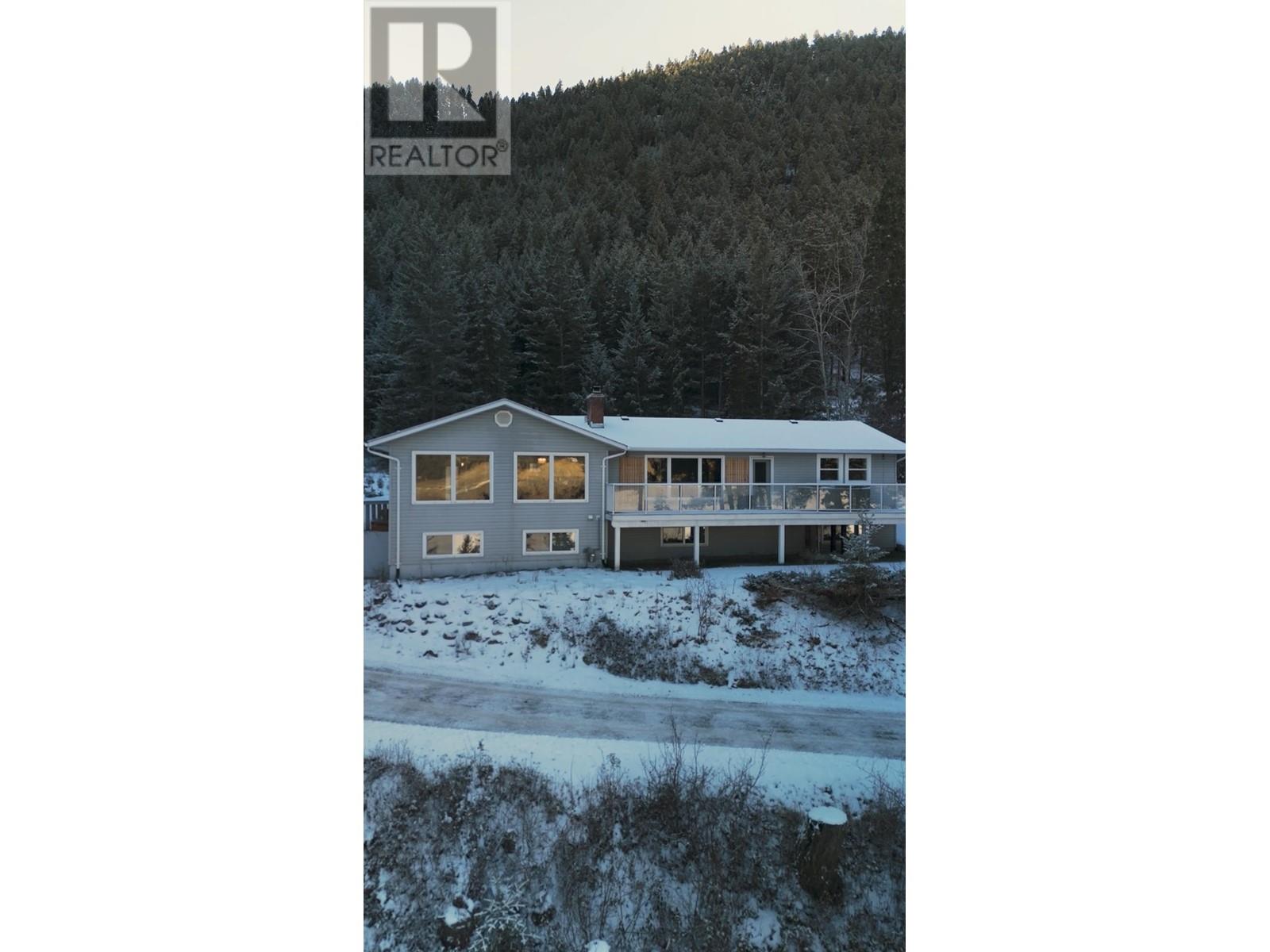 1929 South Lakeside Drive, Williams Lake, British Columbia  V2G 5G1 - Photo 1 - R2959868