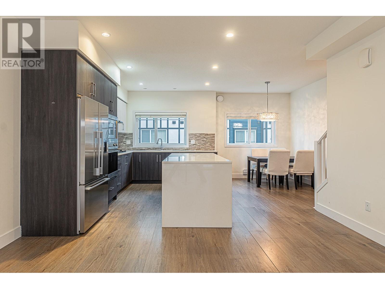 Listing Picture 4 of 36 : 17 9680 ALEXANDRA ROAD, Richmond / 烈治文 - 魯藝地產 Yvonne Lu Group - MLS Medallion Club Member
