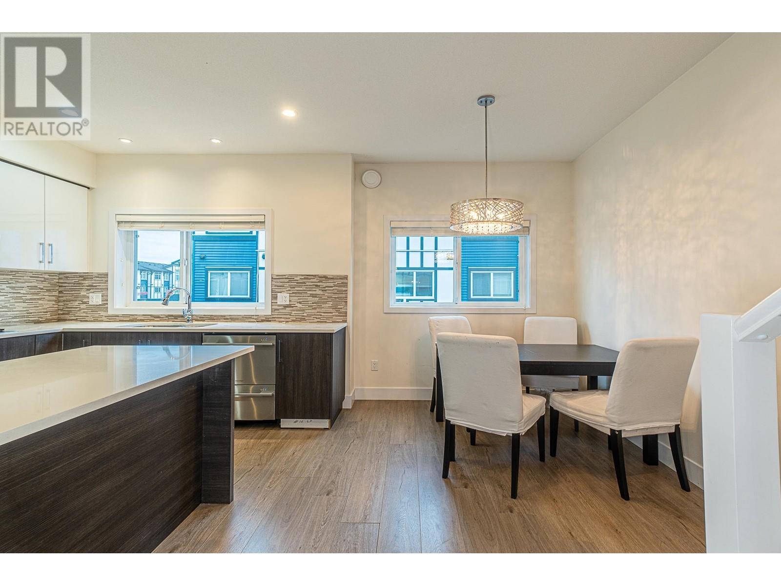 Listing Picture 9 of 36 : 17 9680 ALEXANDRA ROAD, Richmond / 烈治文 - 魯藝地產 Yvonne Lu Group - MLS Medallion Club Member