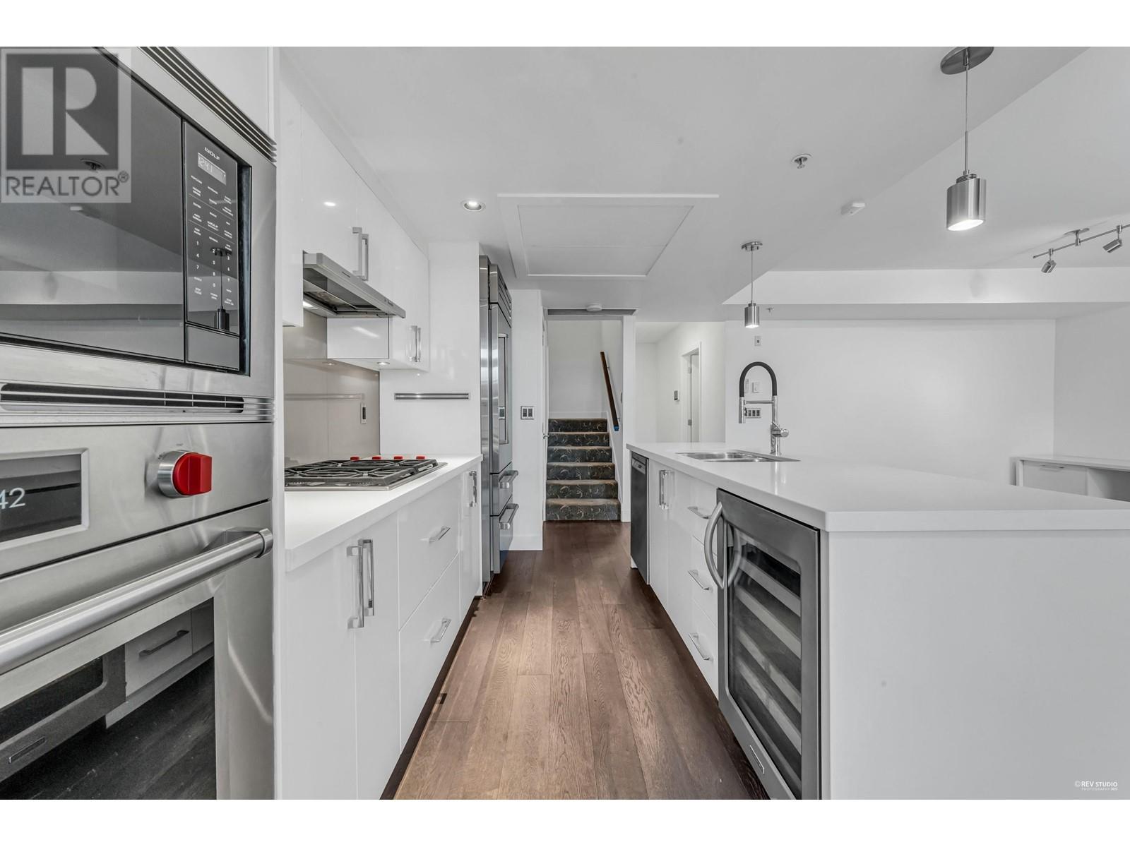 Listing Picture 12 of 40 : 105 3595 W 18TH AVENUE, Vancouver / 溫哥華 - 魯藝地產 Yvonne Lu Group - MLS Medallion Club Member