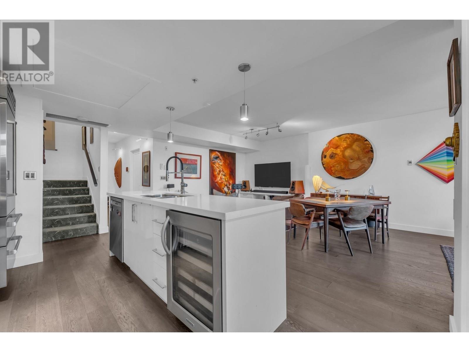 Listing Picture 17 of 40 : 105 3595 W 18TH AVENUE, Vancouver / 溫哥華 - 魯藝地產 Yvonne Lu Group - MLS Medallion Club Member