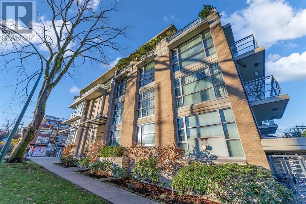 Listing Picture 2 of 40 : 105 3595 W 18TH AVENUE, Vancouver / 溫哥華 - 魯藝地產 Yvonne Lu Group - MLS Medallion Club Member