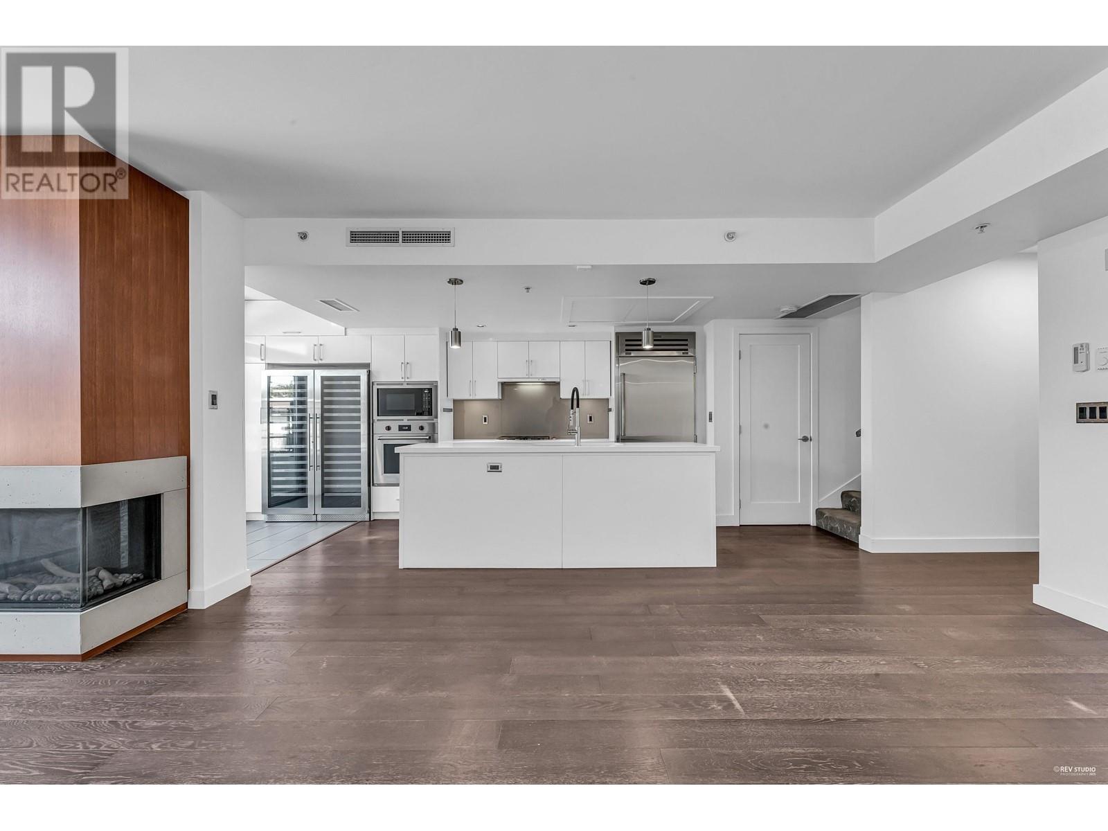 Listing Picture 20 of 40 : 105 3595 W 18TH AVENUE, Vancouver / 溫哥華 - 魯藝地產 Yvonne Lu Group - MLS Medallion Club Member