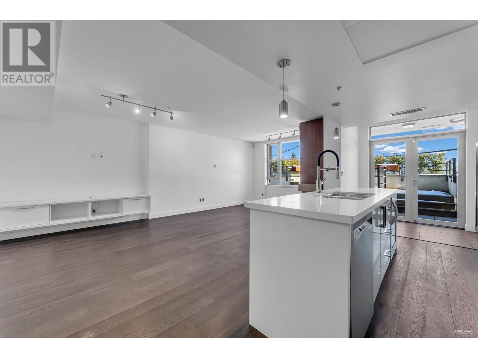 Listing Picture 21 of 40 : 105 3595 W 18TH AVENUE, Vancouver / 溫哥華 - 魯藝地產 Yvonne Lu Group - MLS Medallion Club Member