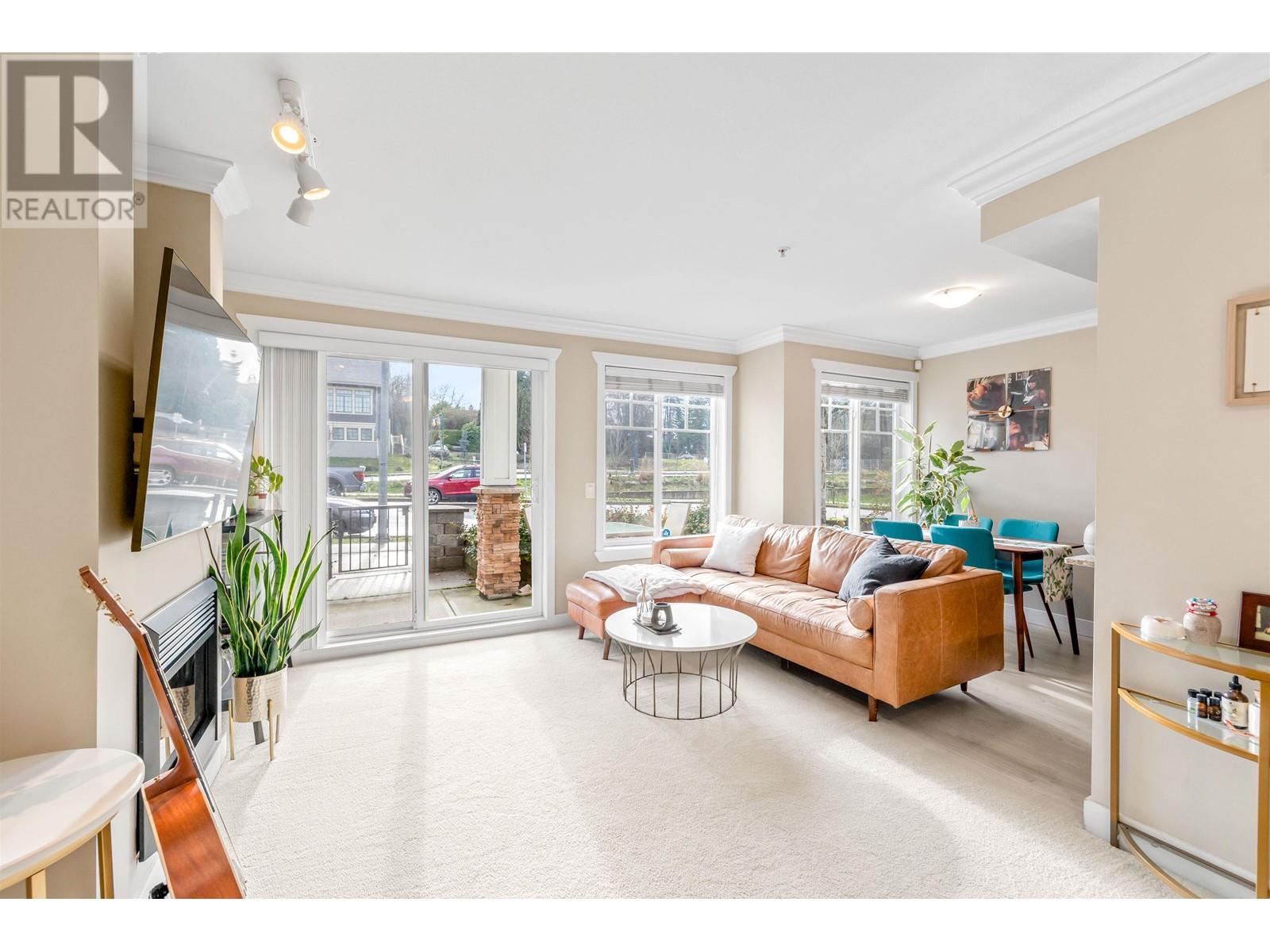 Listing Picture 11 of 32 : 202 4025 NORFOLK STREET, Burnaby / 本拿比 - 魯藝地產 Yvonne Lu Group - MLS Medallion Club Member