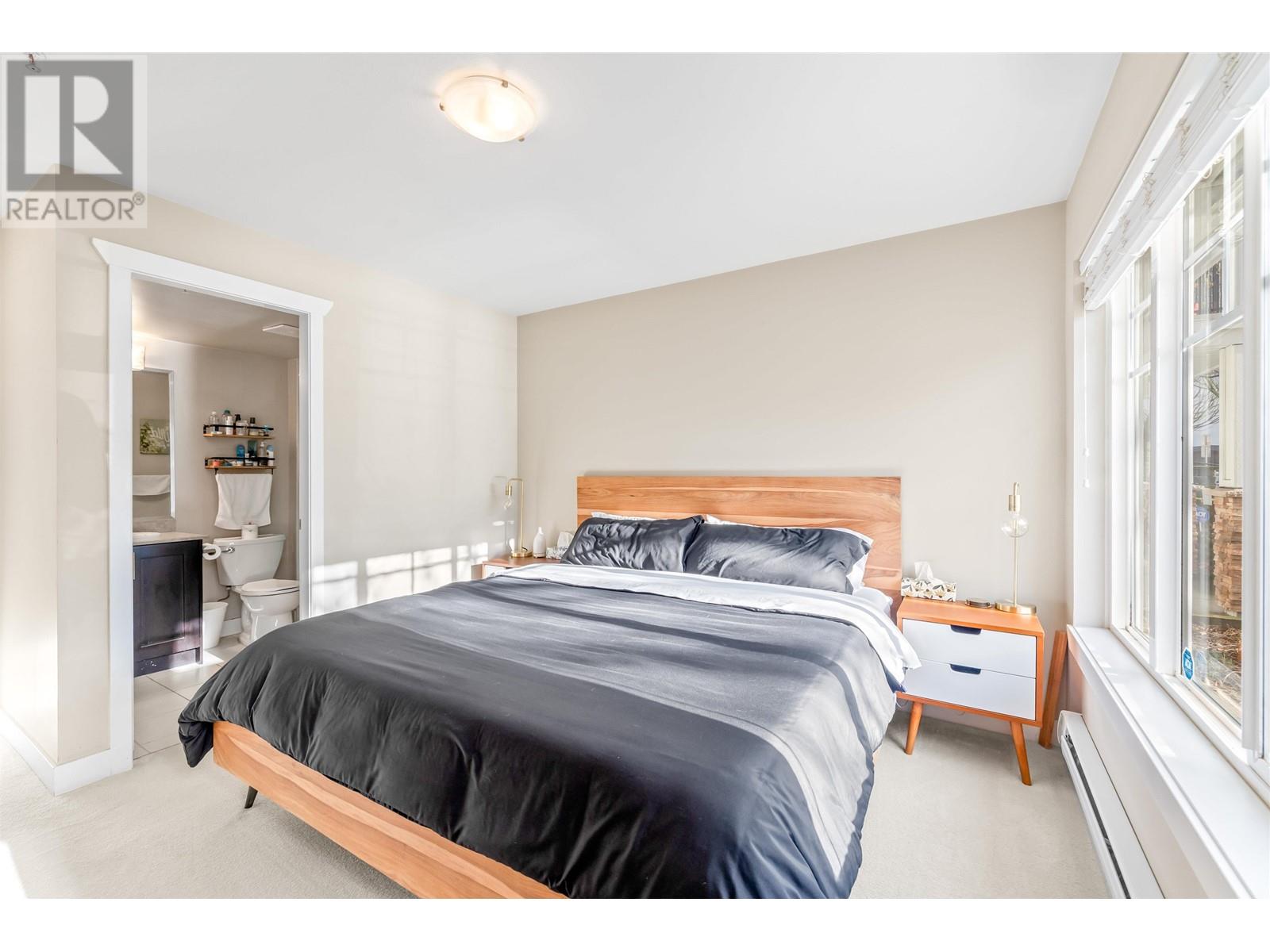 Listing Picture 22 of 32 : 202 4025 NORFOLK STREET, Burnaby / 本拿比 - 魯藝地產 Yvonne Lu Group - MLS Medallion Club Member