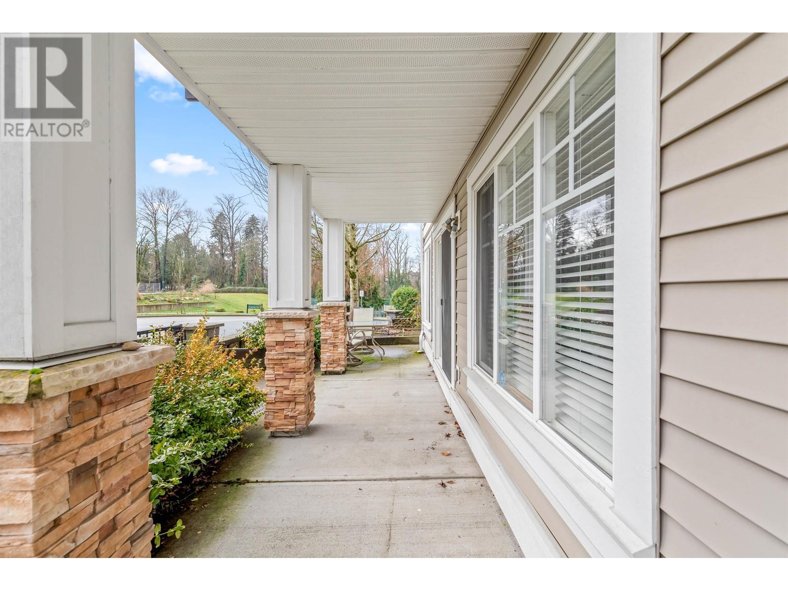 Listing Picture 3 of 32 : 202 4025 NORFOLK STREET, Burnaby / 本拿比 - 魯藝地產 Yvonne Lu Group - MLS Medallion Club Member