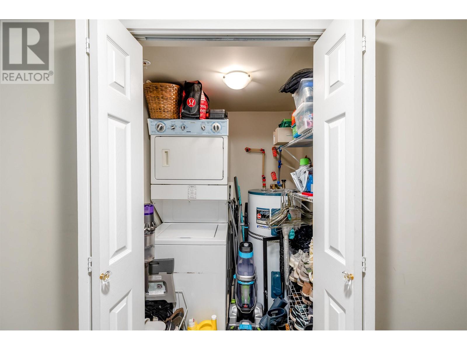 Listing Picture 30 of 32 : 202 4025 NORFOLK STREET, Burnaby / 本拿比 - 魯藝地產 Yvonne Lu Group - MLS Medallion Club Member