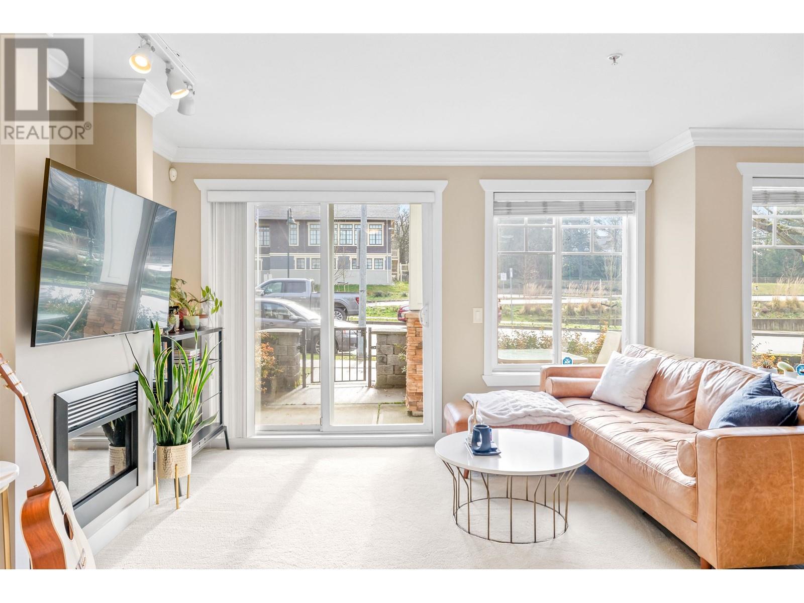 Listing Picture 9 of 32 : 202 4025 NORFOLK STREET, Burnaby / 本拿比 - 魯藝地產 Yvonne Lu Group - MLS Medallion Club Member