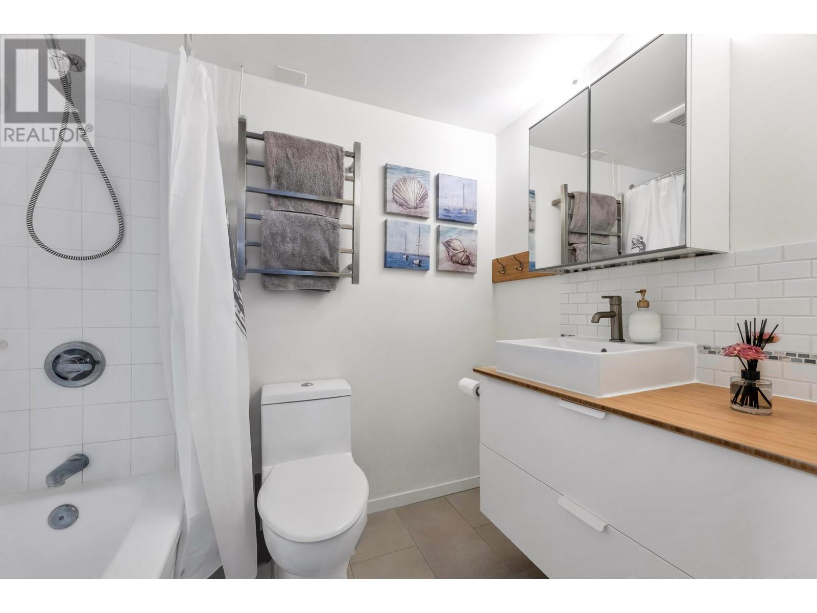 205 428 Agnes Street, New Westminster, British Columbia  V3L 1G1 - Photo 17 - R2965664