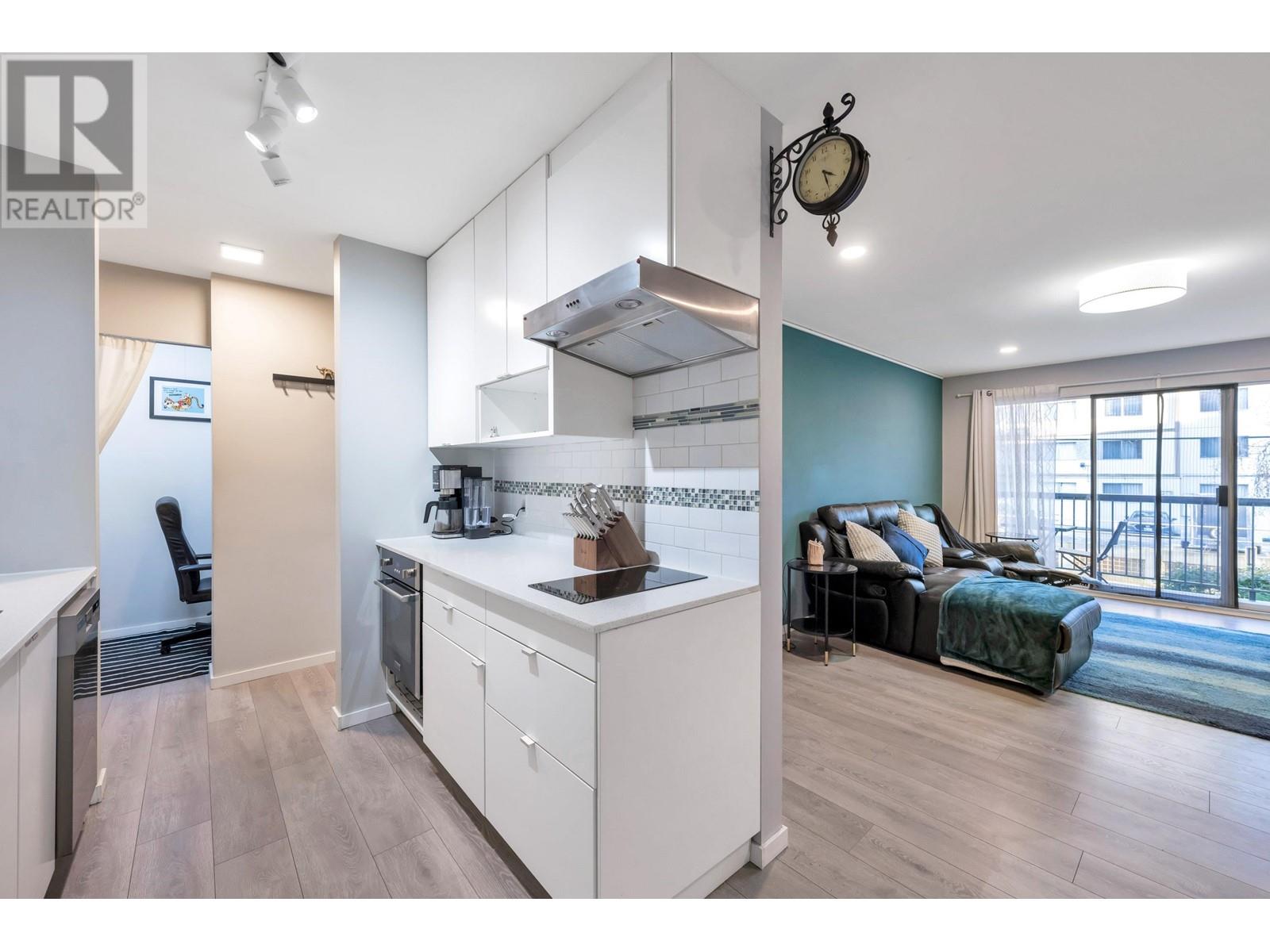 205 428 Agnes Street, New Westminster, British Columbia  V3L 1G1 - Photo 11 - R2965664