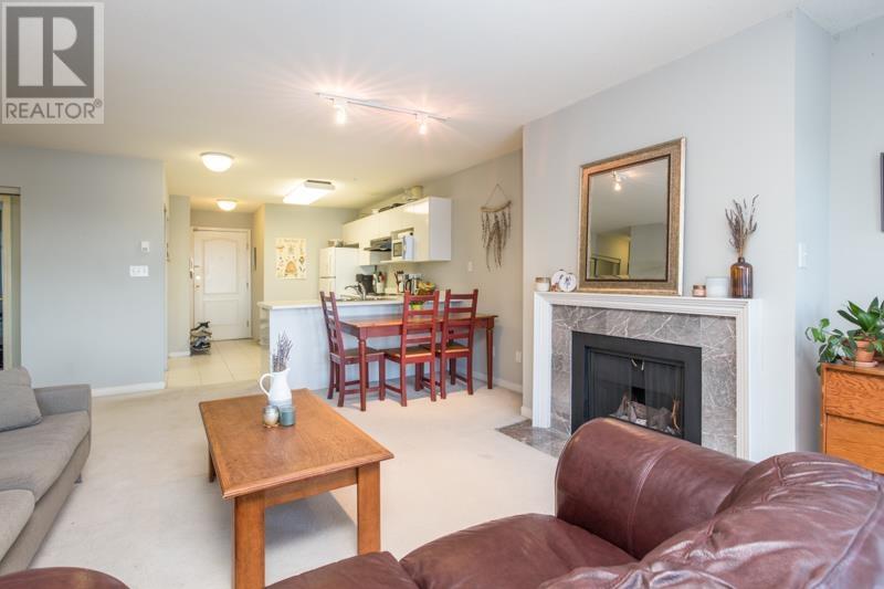 Listing Picture 7 of 27 : 301 1023 WOLFE AVENUE, Vancouver / 溫哥華 - 魯藝地產 Yvonne Lu Group - MLS Medallion Club Member