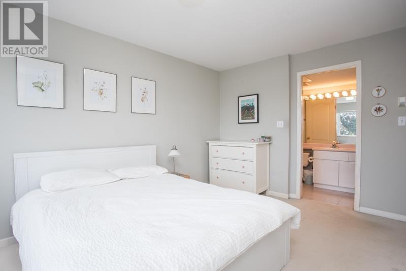 Listing Picture 15 of 27 : 301 1023 WOLFE AVENUE, Vancouver / 溫哥華 - 魯藝地產 Yvonne Lu Group - MLS Medallion Club Member