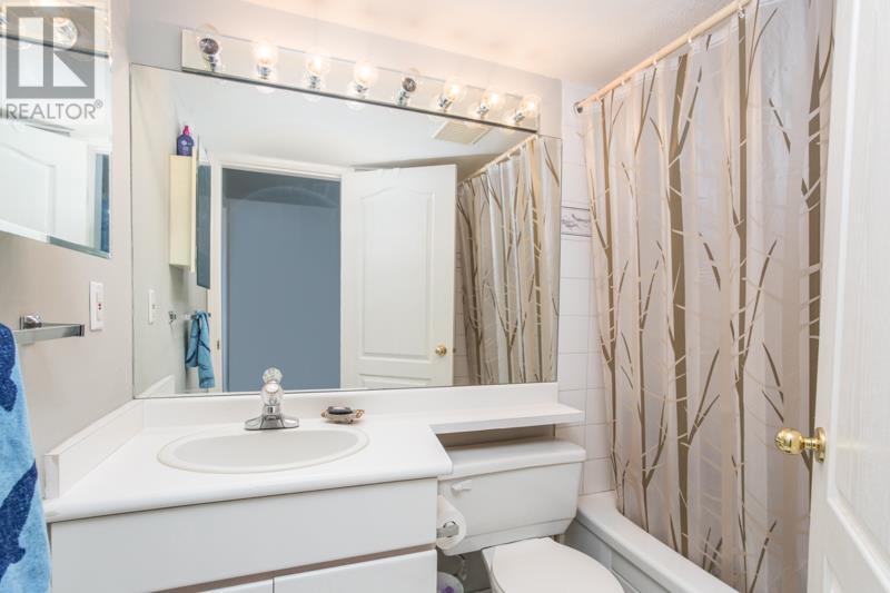 Listing Picture 20 of 27 : 301 1023 WOLFE AVENUE, Vancouver / 溫哥華 - 魯藝地產 Yvonne Lu Group - MLS Medallion Club Member