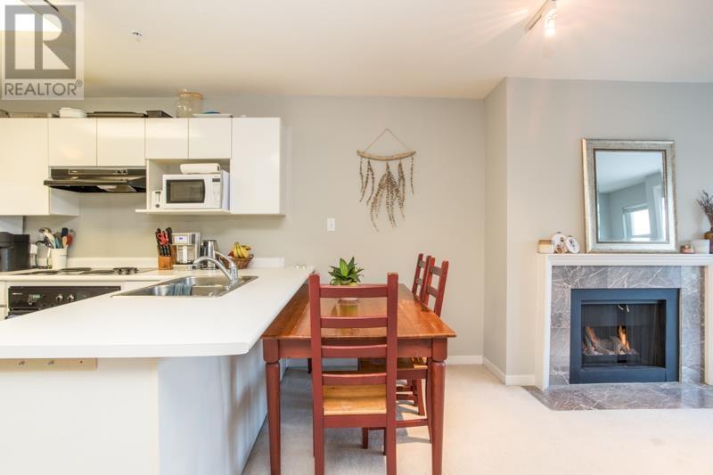 Listing Picture 5 of 27 : 301 1023 WOLFE AVENUE, Vancouver / 溫哥華 - 魯藝地產 Yvonne Lu Group - MLS Medallion Club Member