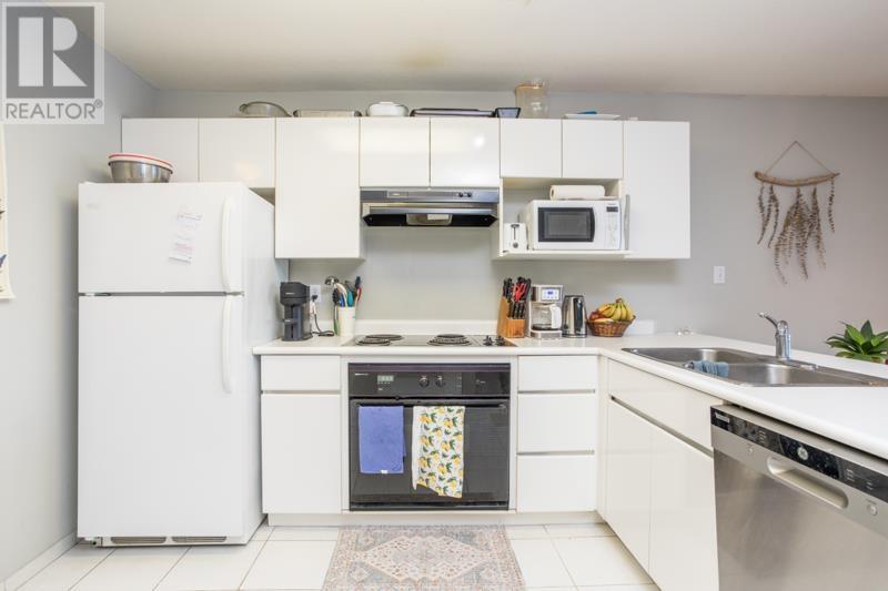 Listing Picture 9 of 27 : 301 1023 WOLFE AVENUE, Vancouver / 溫哥華 - 魯藝地產 Yvonne Lu Group - MLS Medallion Club Member