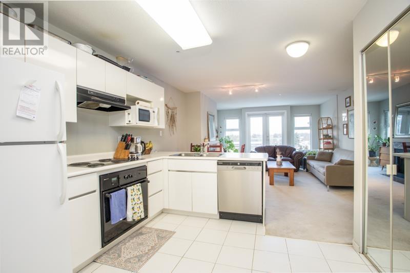 Listing Picture 10 of 27 : 301 1023 WOLFE AVENUE, Vancouver / 溫哥華 - 魯藝地產 Yvonne Lu Group - MLS Medallion Club Member