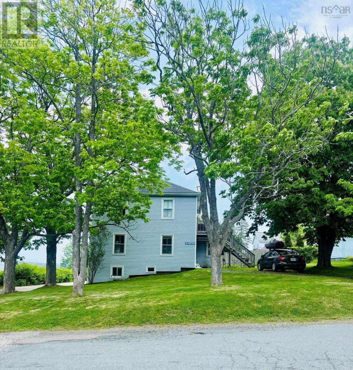94 Hopson Street, Lunenburg, Nova Scotia  B0J 2C0 - Photo 2 - 202502724