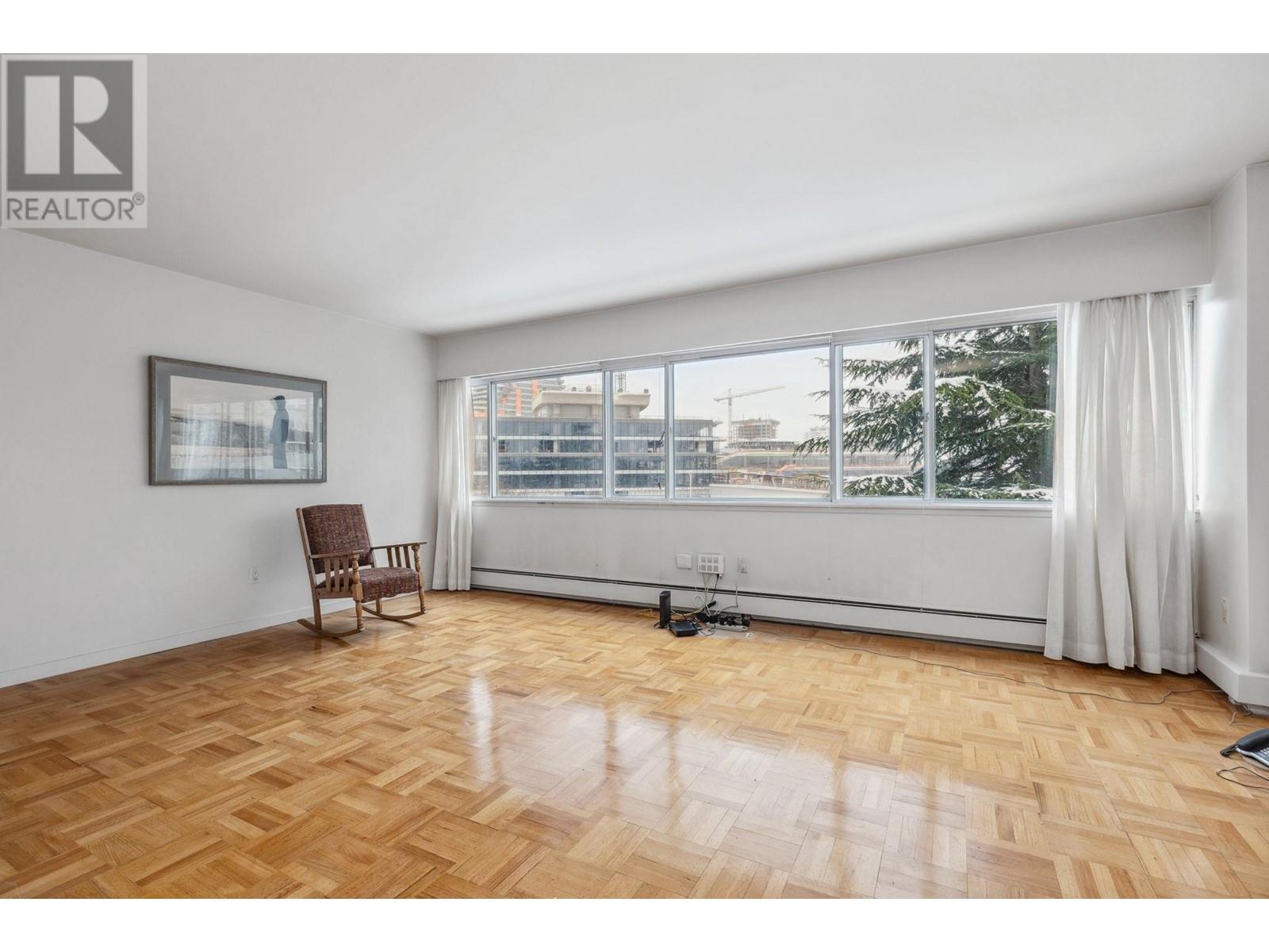 Listing Picture 6 of 23 : 306 5926 TISDALL STREET, Vancouver / 溫哥華 - 魯藝地產 Yvonne Lu Group - MLS Medallion Club Member