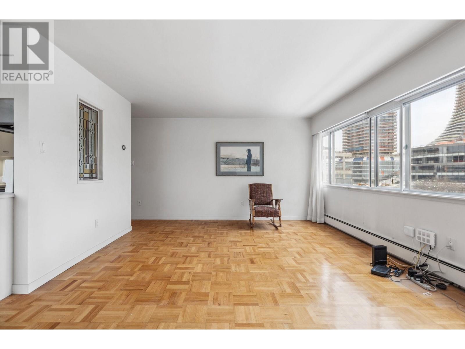 Listing Picture 5 of 23 : 306 5926 TISDALL STREET, Vancouver / 溫哥華 - 魯藝地產 Yvonne Lu Group - MLS Medallion Club Member