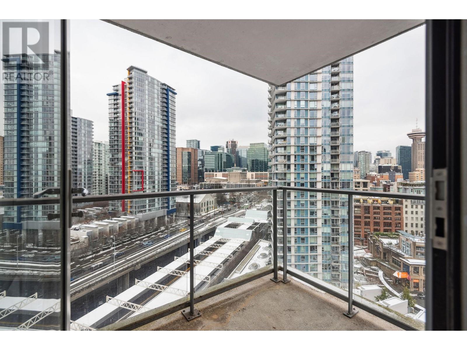 Listing Picture 16 of 29 : 1901 689 ABBOTT STREET, Vancouver / 溫哥華 - 魯藝地產 Yvonne Lu Group - MLS Medallion Club Member