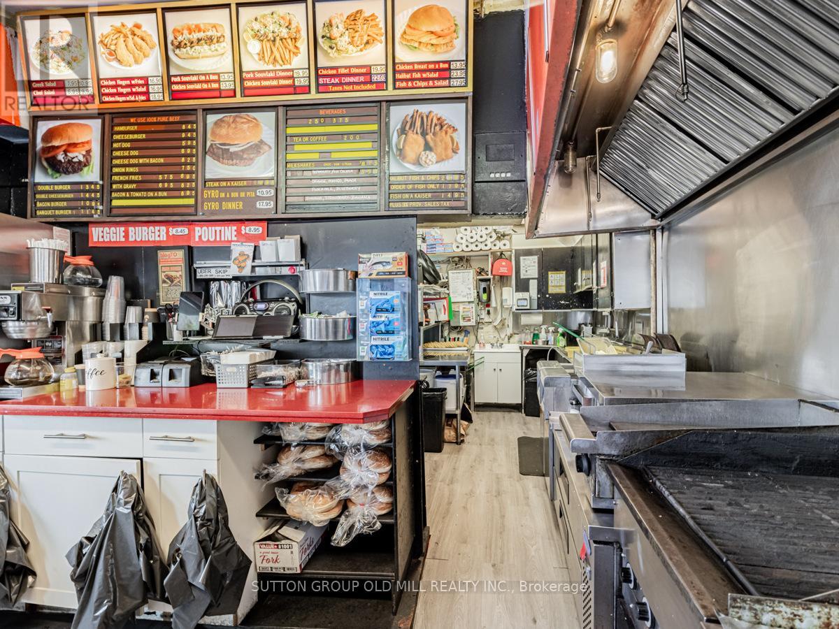 685 Runnymede Road, Toronto (Runnymede-Bloor West Village), Ontario  M6P 1W6 - Photo 15 - W11968532
