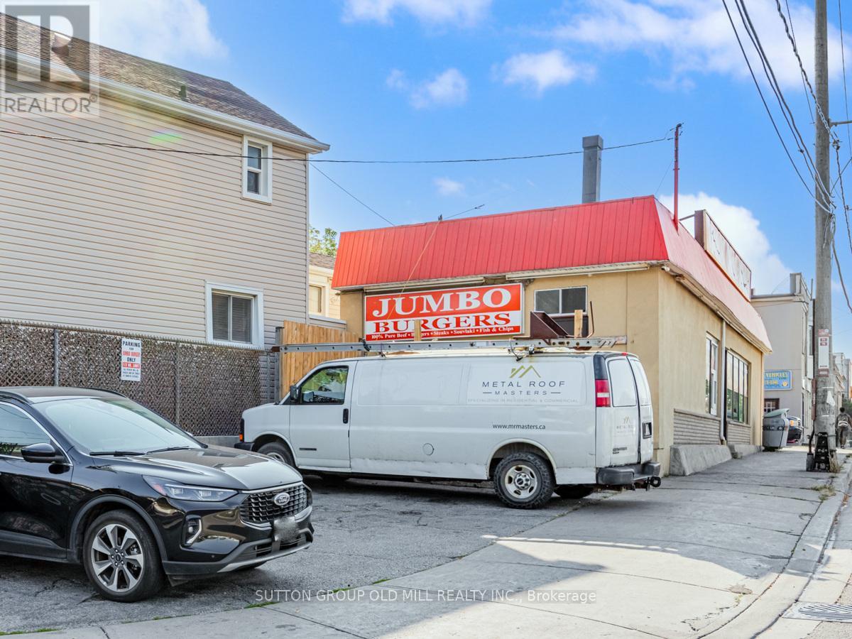 685 Runnymede Road, Toronto (Runnymede-Bloor West Village), Ontario  M6P 1W6 - Photo 27 - W11968532
