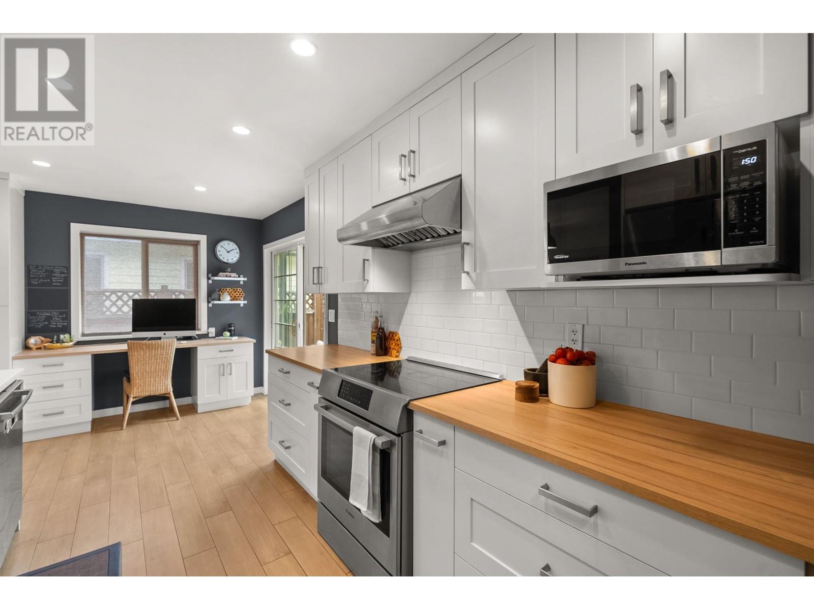 Listing Picture 6 of 38 : 5300 FRANCIS ROAD, Richmond / 烈治文 - 魯藝地產 Yvonne Lu Group - MLS Medallion Club Member