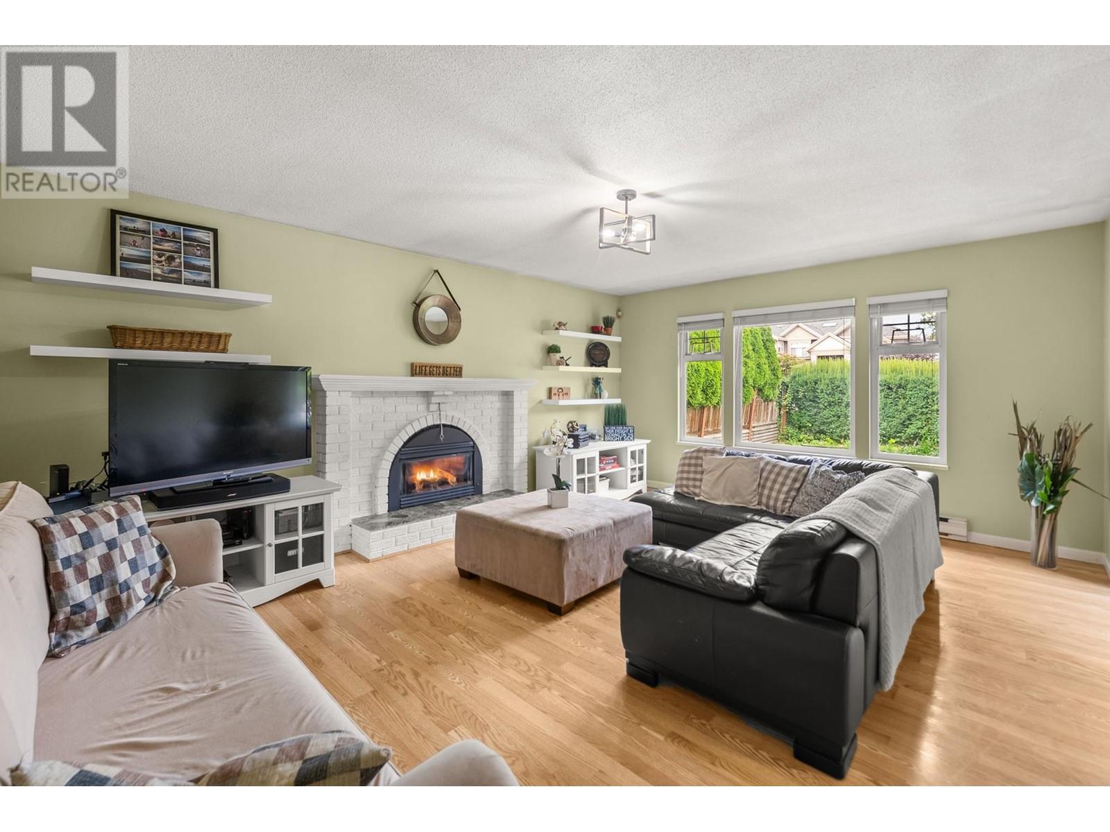 Listing Picture 21 of 38 : 5300 FRANCIS ROAD, Richmond / 烈治文 - 魯藝地產 Yvonne Lu Group - MLS Medallion Club Member