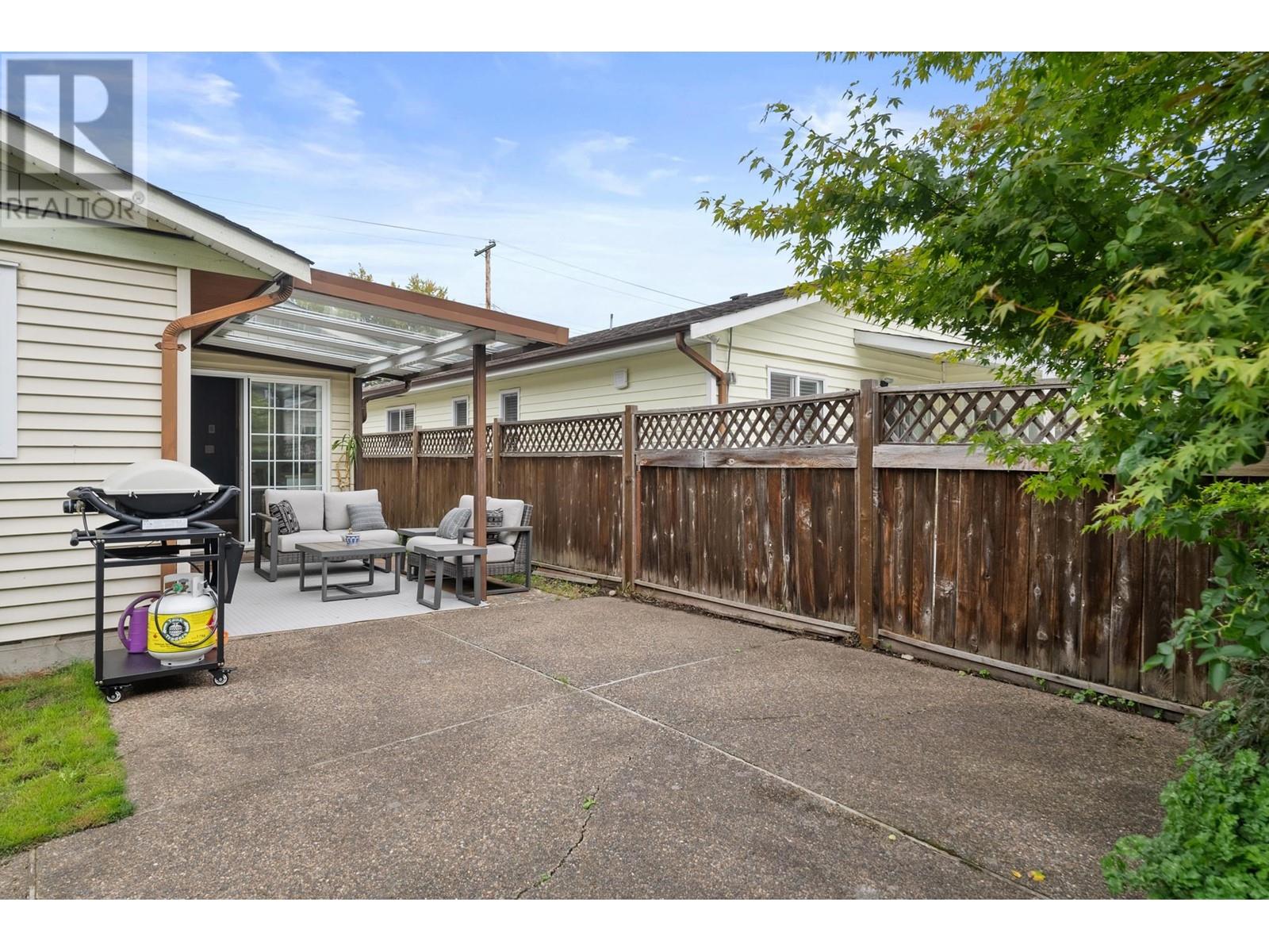 Listing Picture 32 of 38 : 5300 FRANCIS ROAD, Richmond / 烈治文 - 魯藝地產 Yvonne Lu Group - MLS Medallion Club Member
