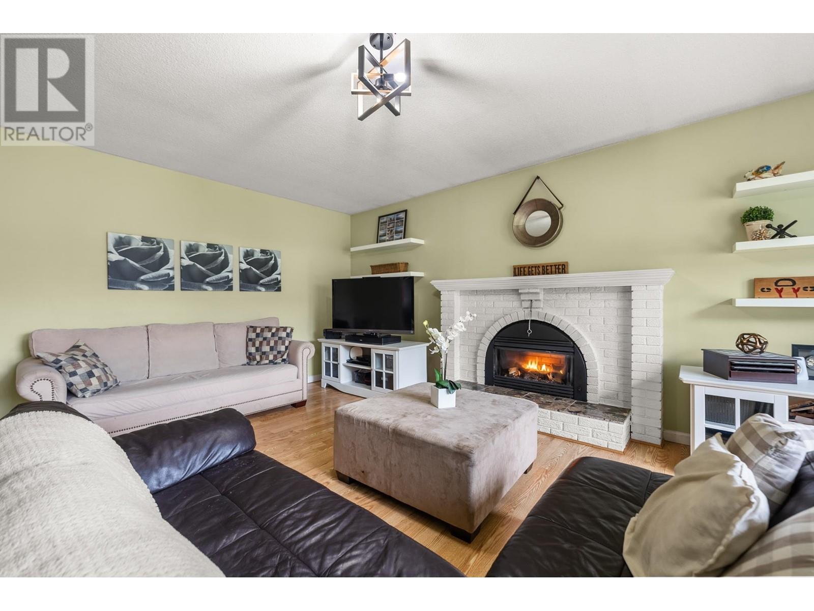 Listing Picture 19 of 38 : 5300 FRANCIS ROAD, Richmond / 烈治文 - 魯藝地產 Yvonne Lu Group - MLS Medallion Club Member