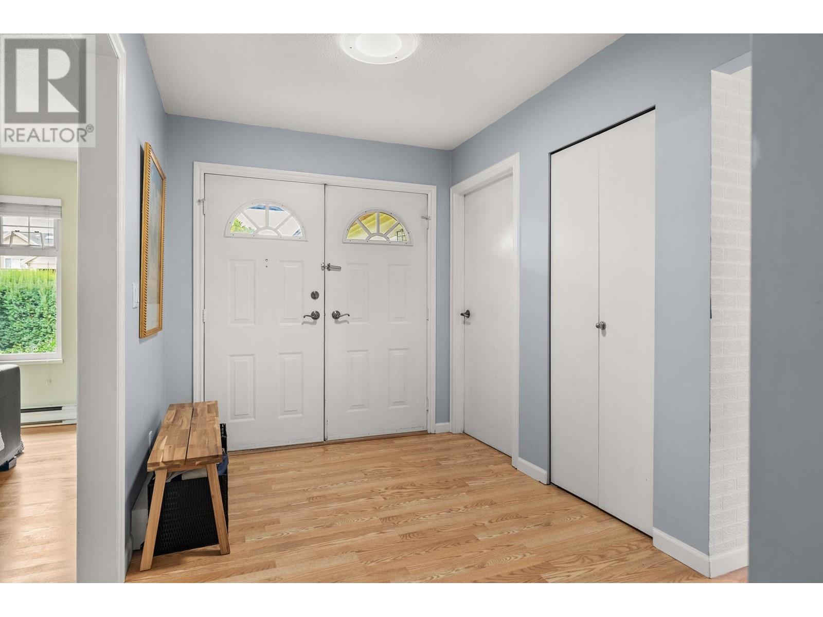 Listing Picture 25 of 38 : 5300 FRANCIS ROAD, Richmond / 烈治文 - 魯藝地產 Yvonne Lu Group - MLS Medallion Club Member