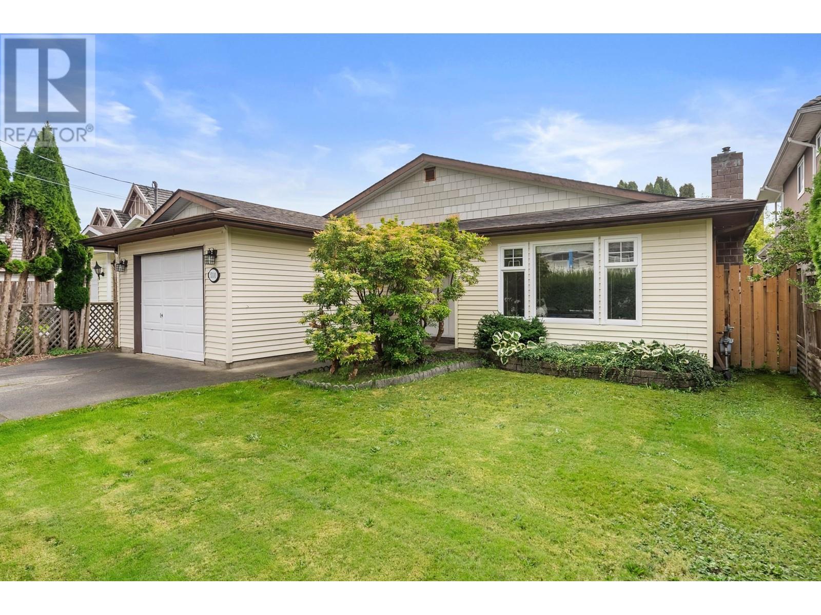 Listing Picture 28 of 38 : 5300 FRANCIS ROAD, Richmond / 烈治文 - 魯藝地產 Yvonne Lu Group - MLS Medallion Club Member