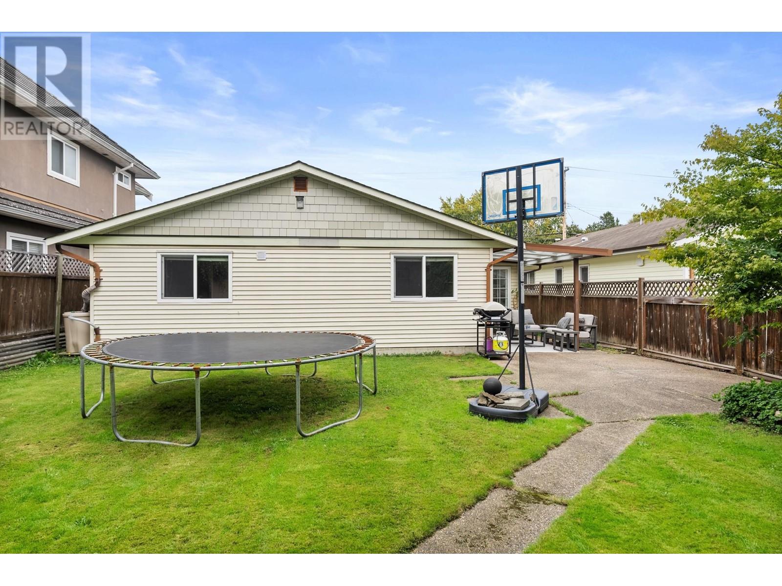 Listing Picture 31 of 38 : 5300 FRANCIS ROAD, Richmond / 烈治文 - 魯藝地產 Yvonne Lu Group - MLS Medallion Club Member