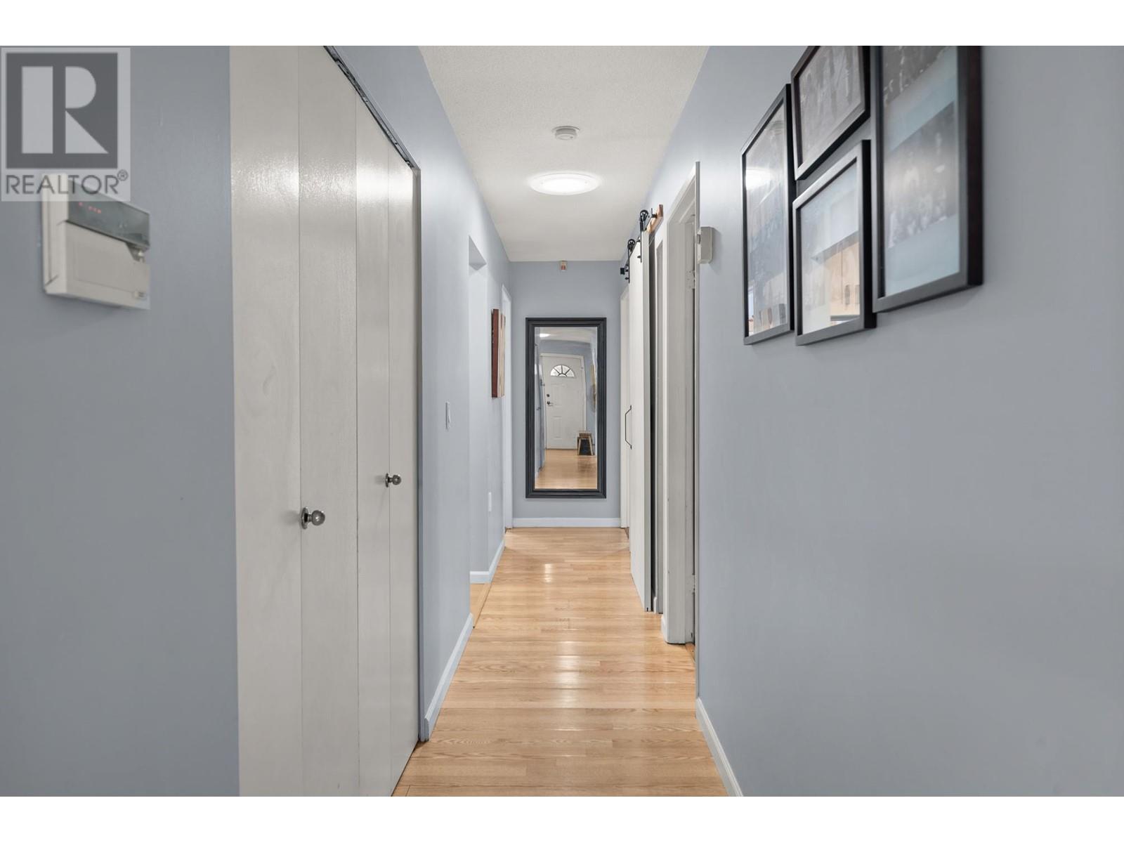Listing Picture 26 of 38 : 5300 FRANCIS ROAD, Richmond / 烈治文 - 魯藝地產 Yvonne Lu Group - MLS Medallion Club Member