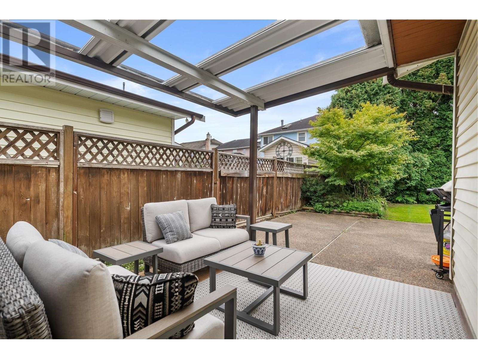 Listing Picture 36 of 38 : 5300 FRANCIS ROAD, Richmond / 烈治文 - 魯藝地產 Yvonne Lu Group - MLS Medallion Club Member