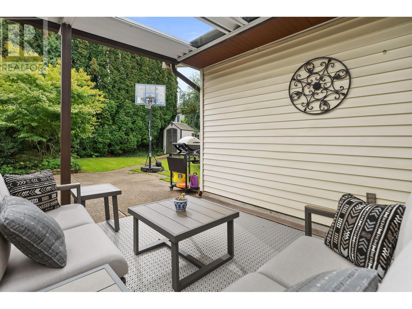 Listing Picture 35 of 38 : 5300 FRANCIS ROAD, Richmond / 烈治文 - 魯藝地產 Yvonne Lu Group - MLS Medallion Club Member