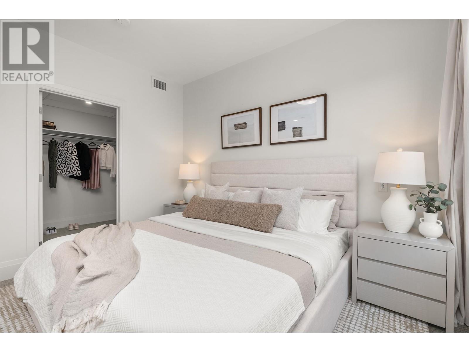 Listing Picture 11 of 32 : 213 2550 GARDEN DRIVE, Vancouver / 溫哥華 - 魯藝地產 Yvonne Lu Group - MLS Medallion Club Member