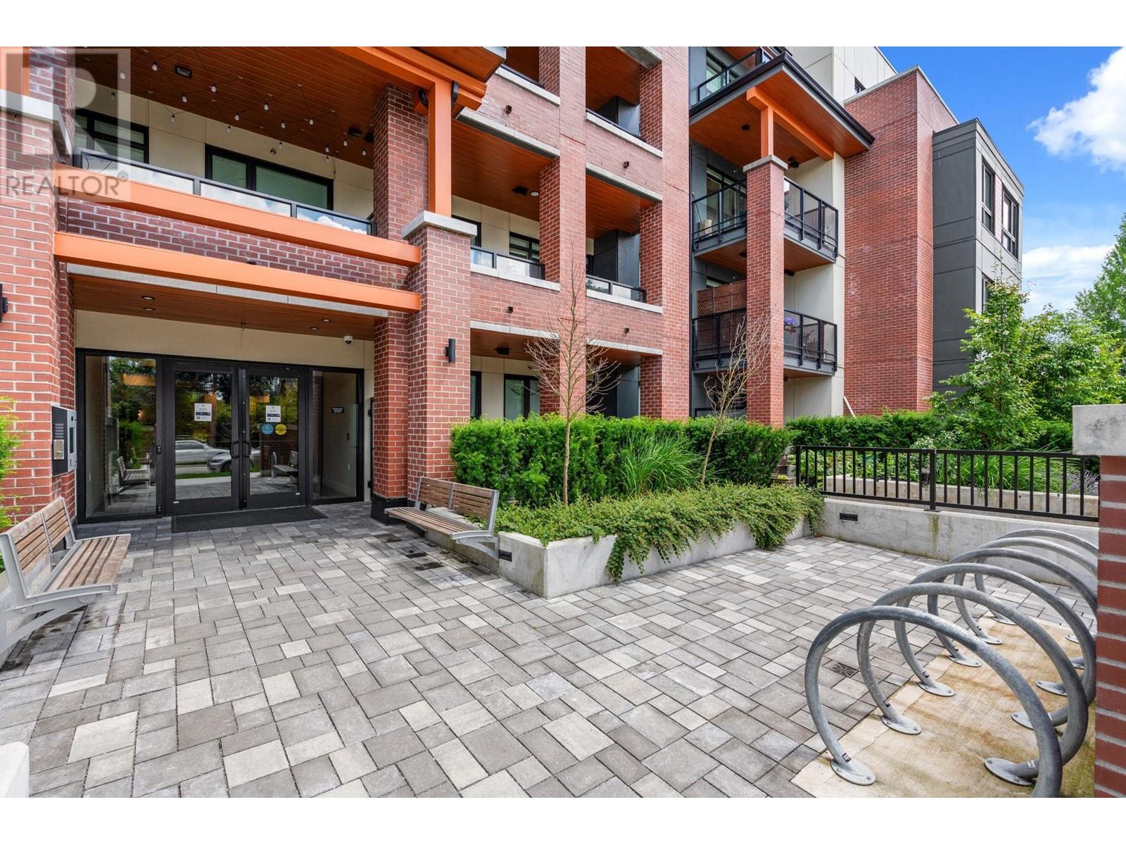 Listing Picture 22 of 32 : 213 2550 GARDEN DRIVE, Vancouver / 溫哥華 - 魯藝地產 Yvonne Lu Group - MLS Medallion Club Member