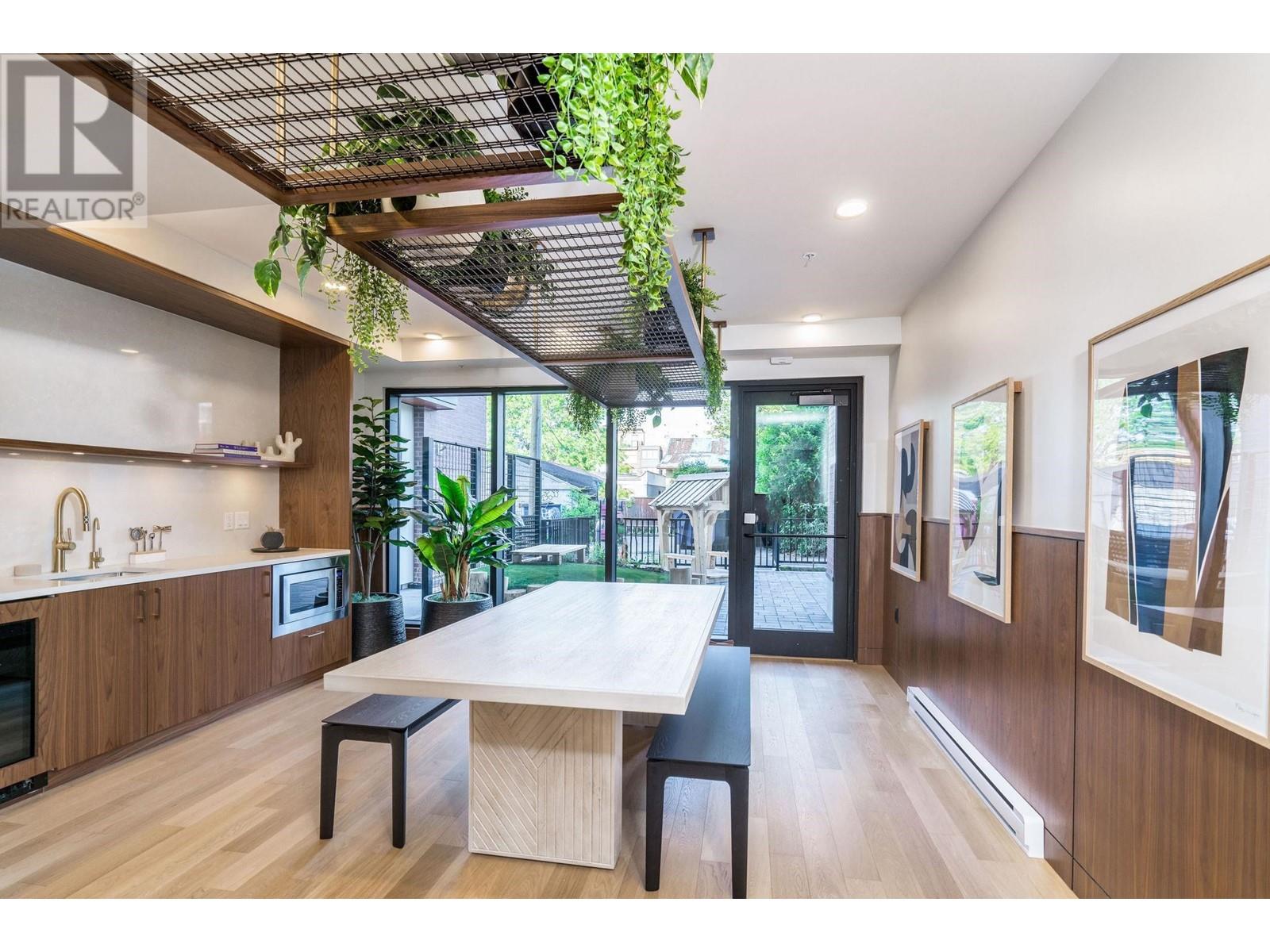 Listing Picture 24 of 32 : 213 2550 GARDEN DRIVE, Vancouver / 溫哥華 - 魯藝地產 Yvonne Lu Group - MLS Medallion Club Member