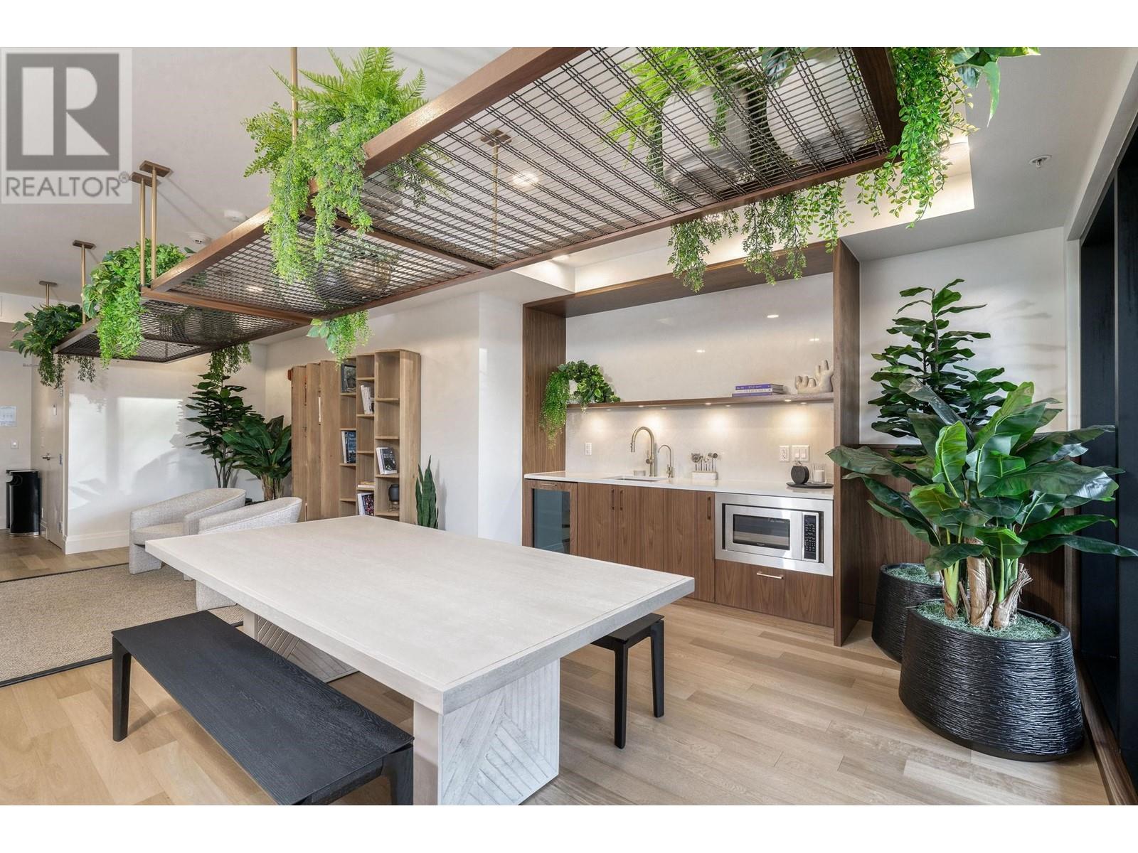 Listing Picture 25 of 32 : 213 2550 GARDEN DRIVE, Vancouver / 溫哥華 - 魯藝地產 Yvonne Lu Group - MLS Medallion Club Member