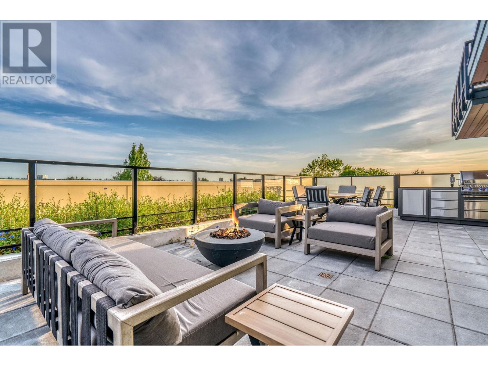 Listing Picture 27 of 32 : 213 2550 GARDEN DRIVE, Vancouver / 溫哥華 - 魯藝地產 Yvonne Lu Group - MLS Medallion Club Member