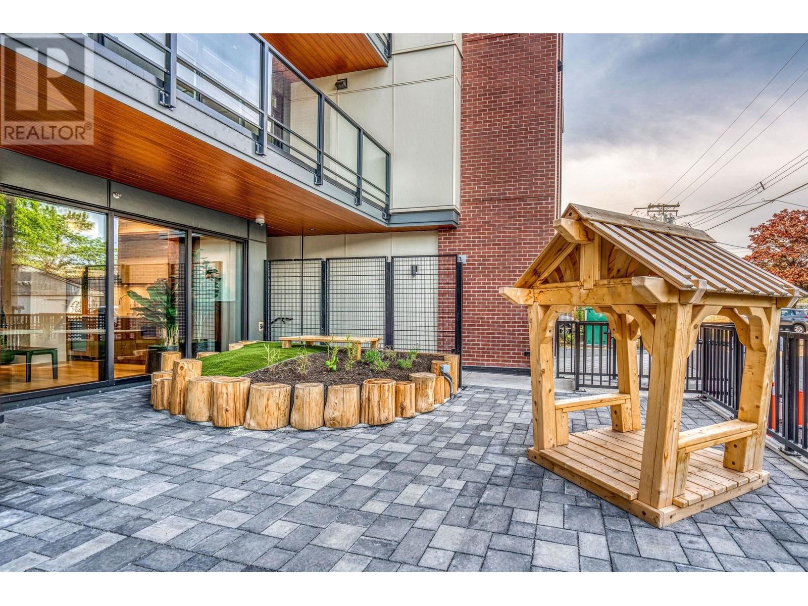 Listing Picture 29 of 32 : 213 2550 GARDEN DRIVE, Vancouver / 溫哥華 - 魯藝地產 Yvonne Lu Group - MLS Medallion Club Member