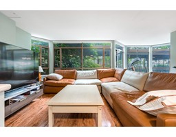 101 15111 RUSSELL AVENUE, White Rock, British Columbia